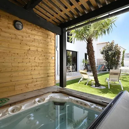 Villa 120 - Spa, Modernity, Comfort *